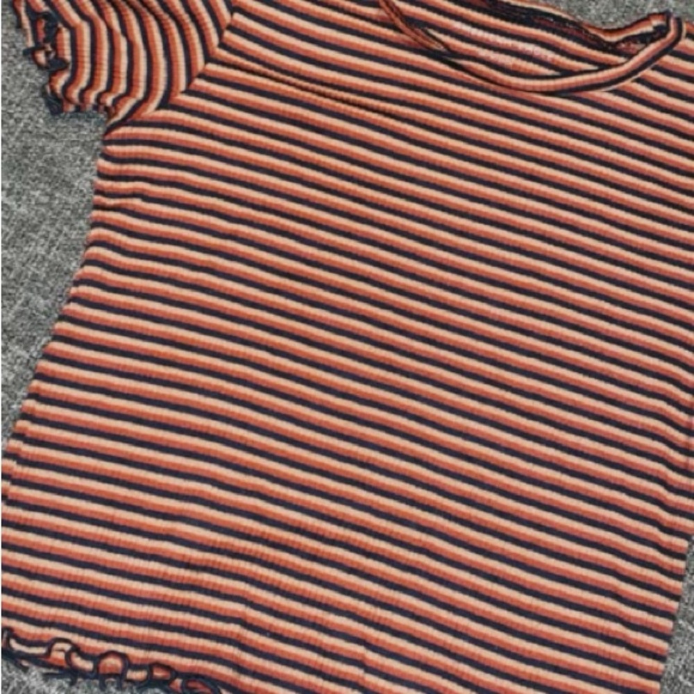 AE striped Baby tee.